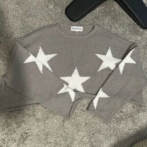 never been worn - wild fox gray and white star cropped sweater